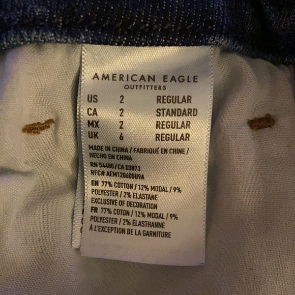 AEO distressed curvy mom jean - Picture 8 of 8